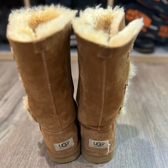 Women’s UGG Size 5 Bailey Boot II Sheepskin Shearling Warm Ankle Boot Winter - Picture 7 of 9